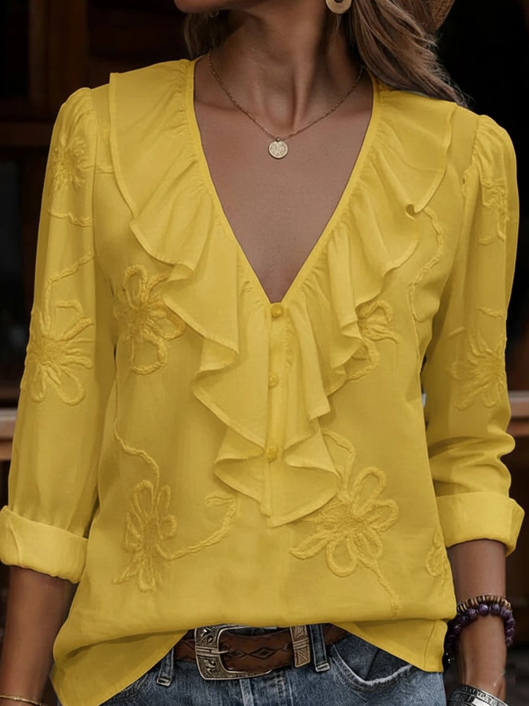 Veronique | Chemise col V volantée broderie florale vintage