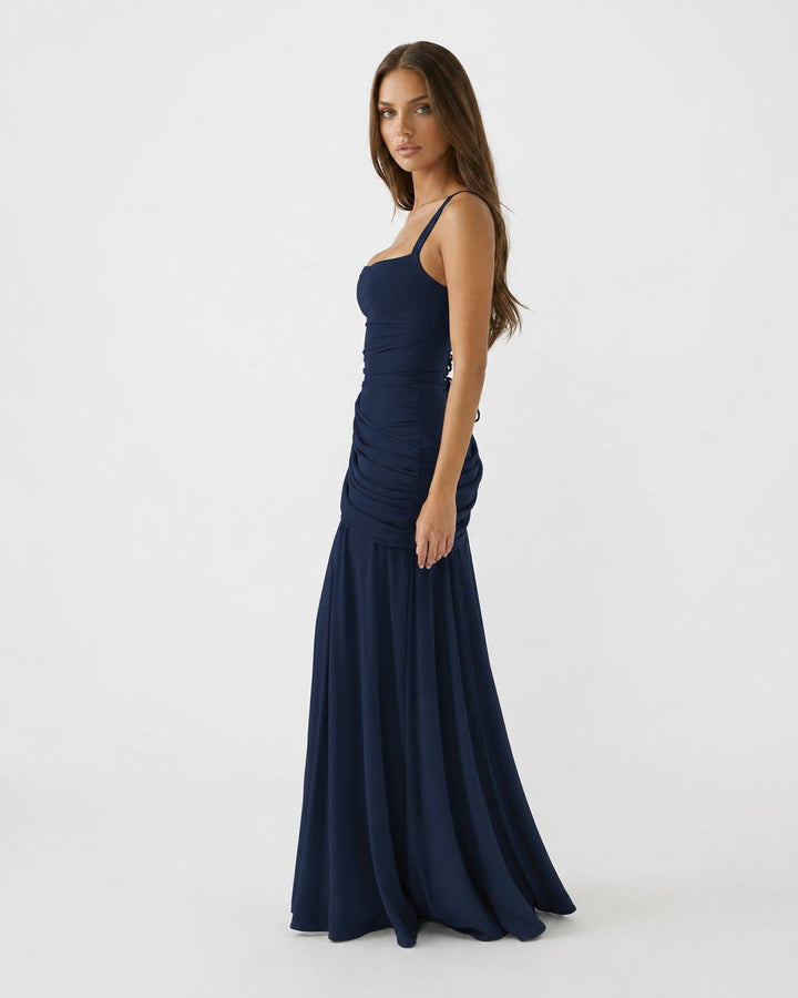 Phoebe | Robe maxi avec encolure carrée froncée
