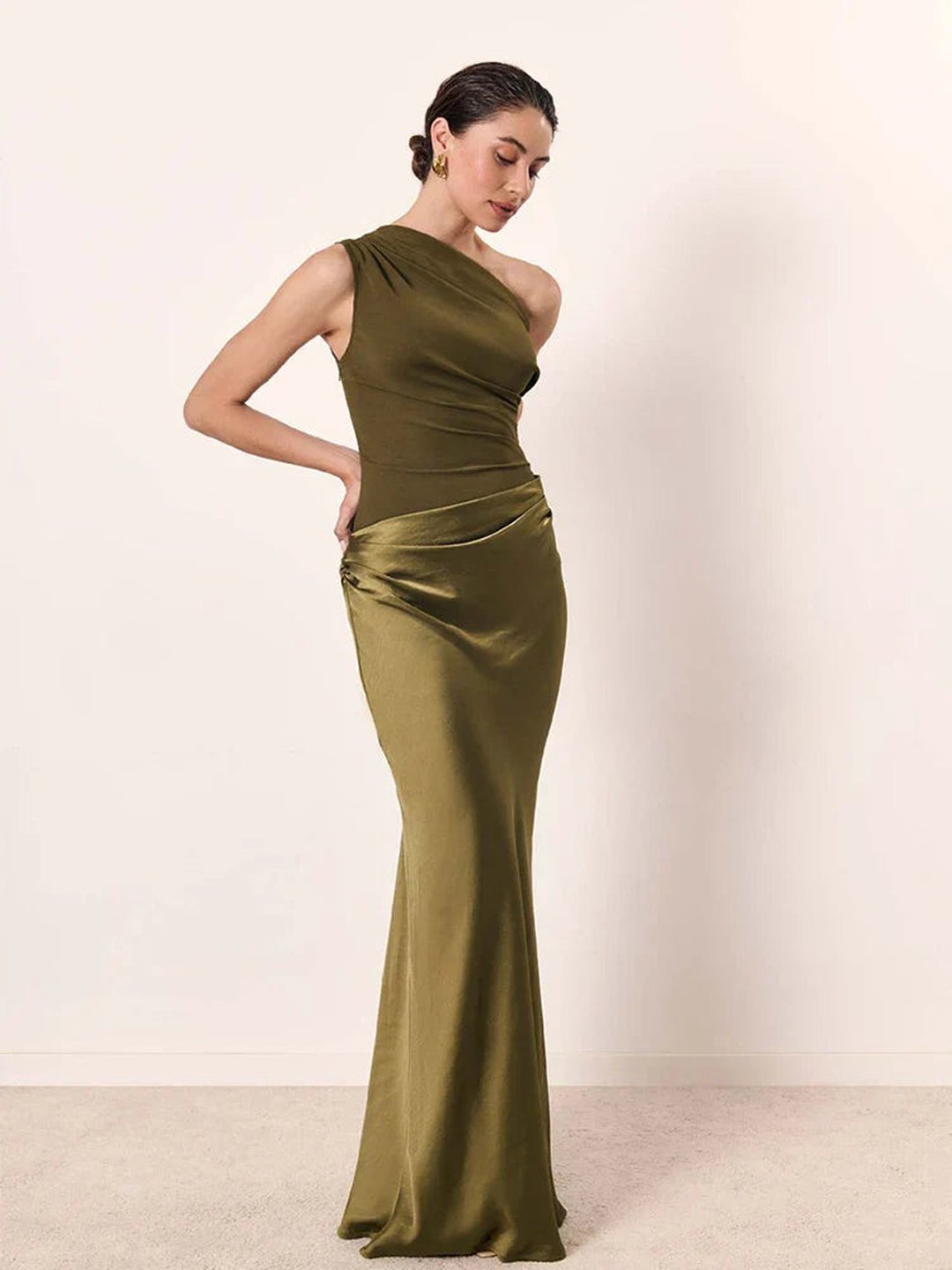Nanette | Robe maxi satin asymétrique