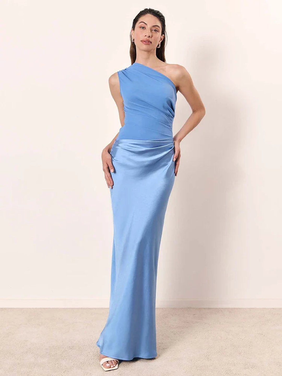Nanette | Robe maxi satin asymétrique