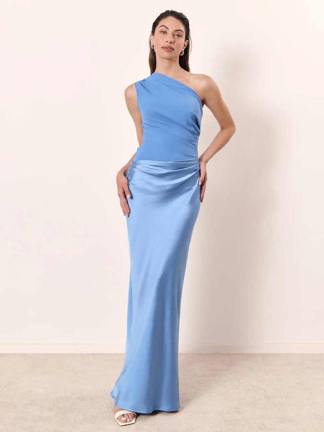 Nanette | Robe maxi satin asymétrique