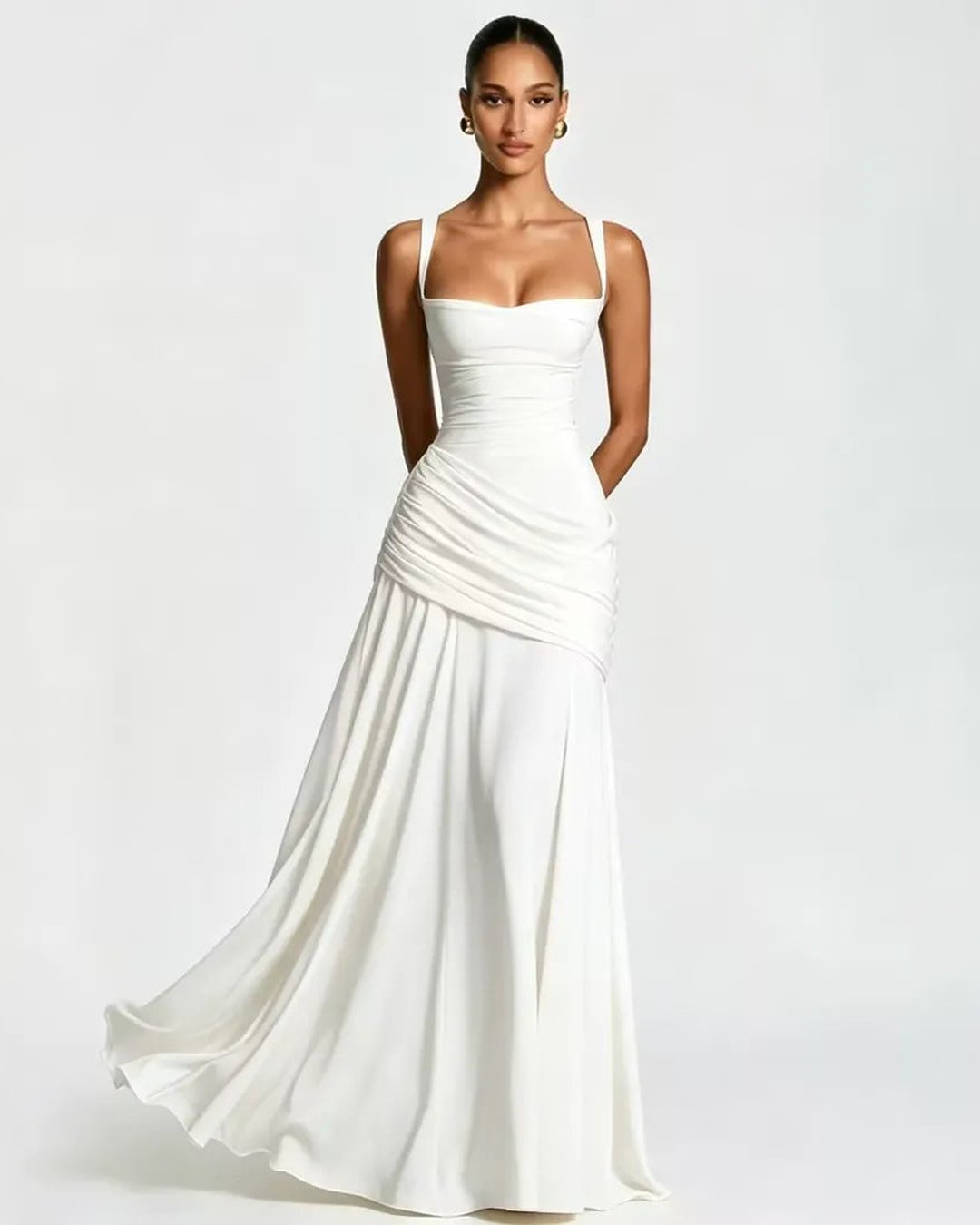 Phoebe | Robe maxi avec encolure carrée froncée