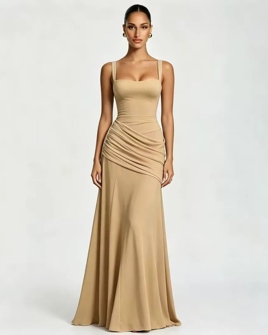 Phoebe | Robe maxi avec encolure carrée froncée